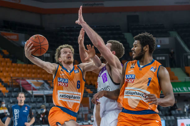 以中国的崇 以中国的崇