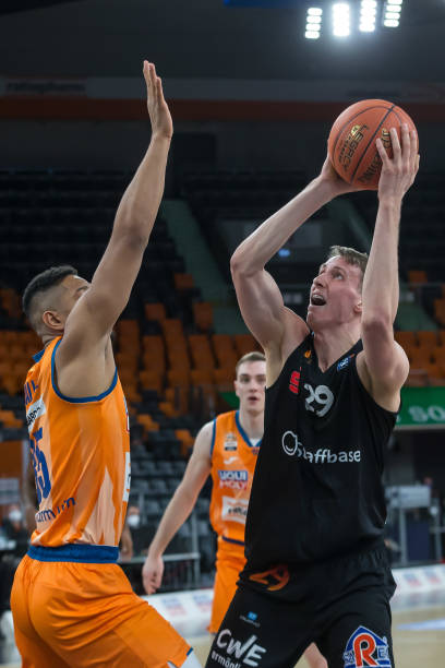 变为国际巨 变为国际巨